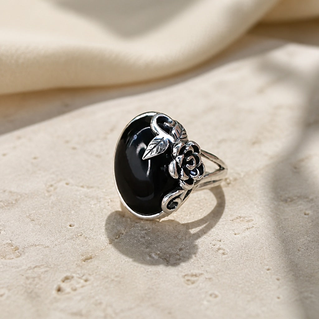 Noir Rose Quartz Ring