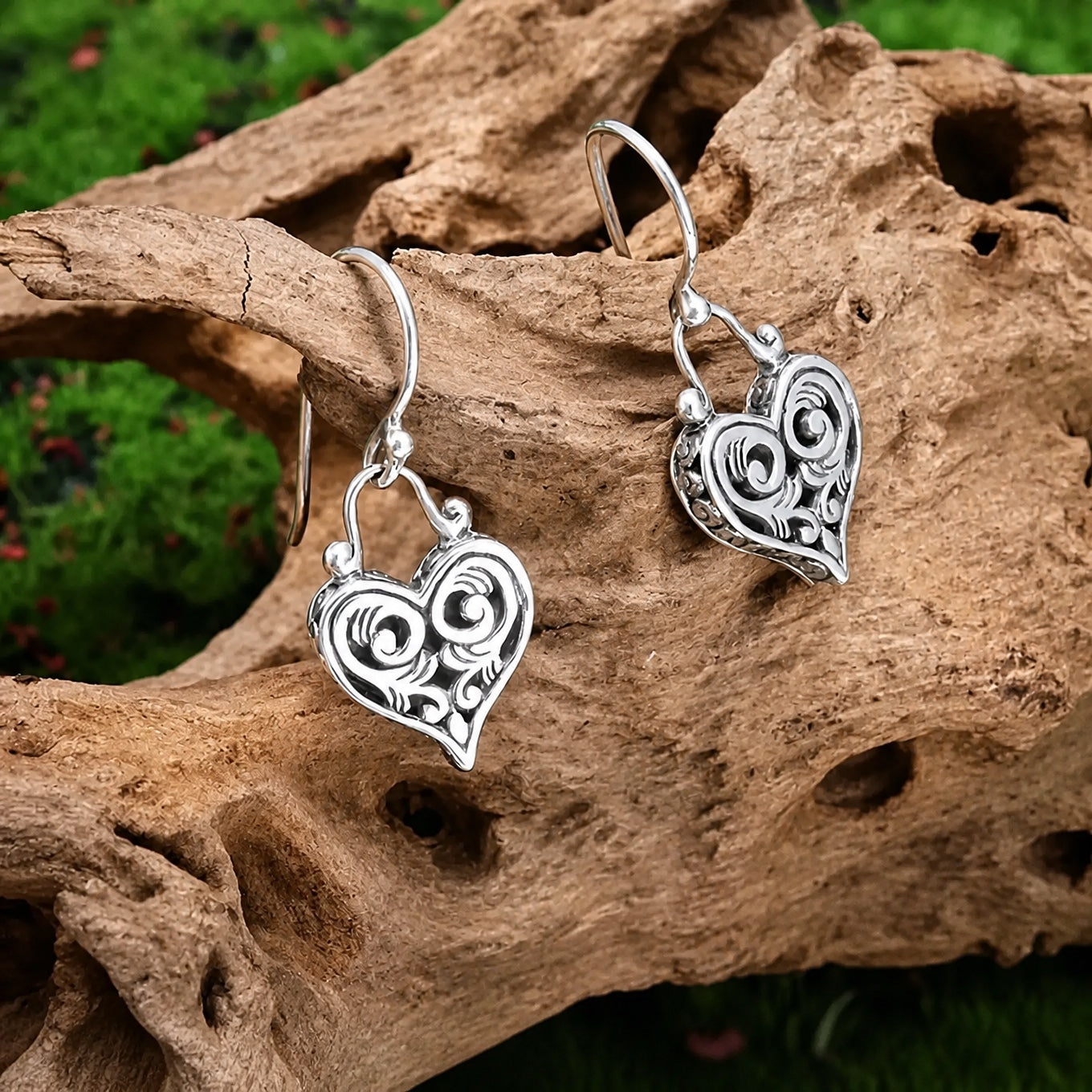 Exquisite Heart Dangle Earrings