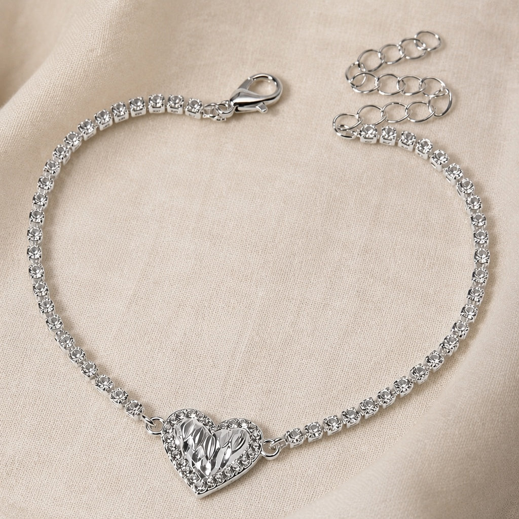 Fashionable Rhinestone Heart Bracelet