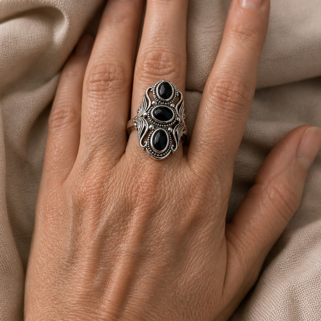 Victorian Noir Signature Ring
