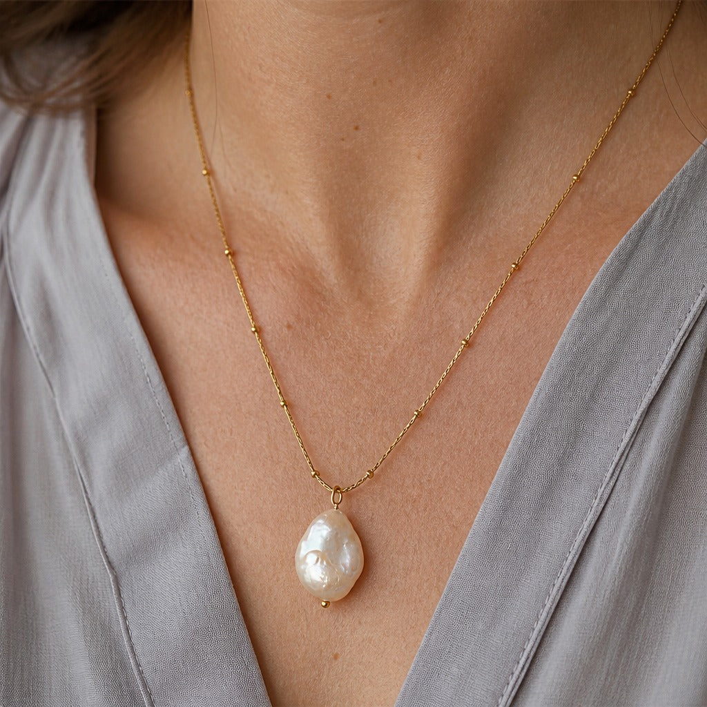 Minimal Baroque Pearl Necklace