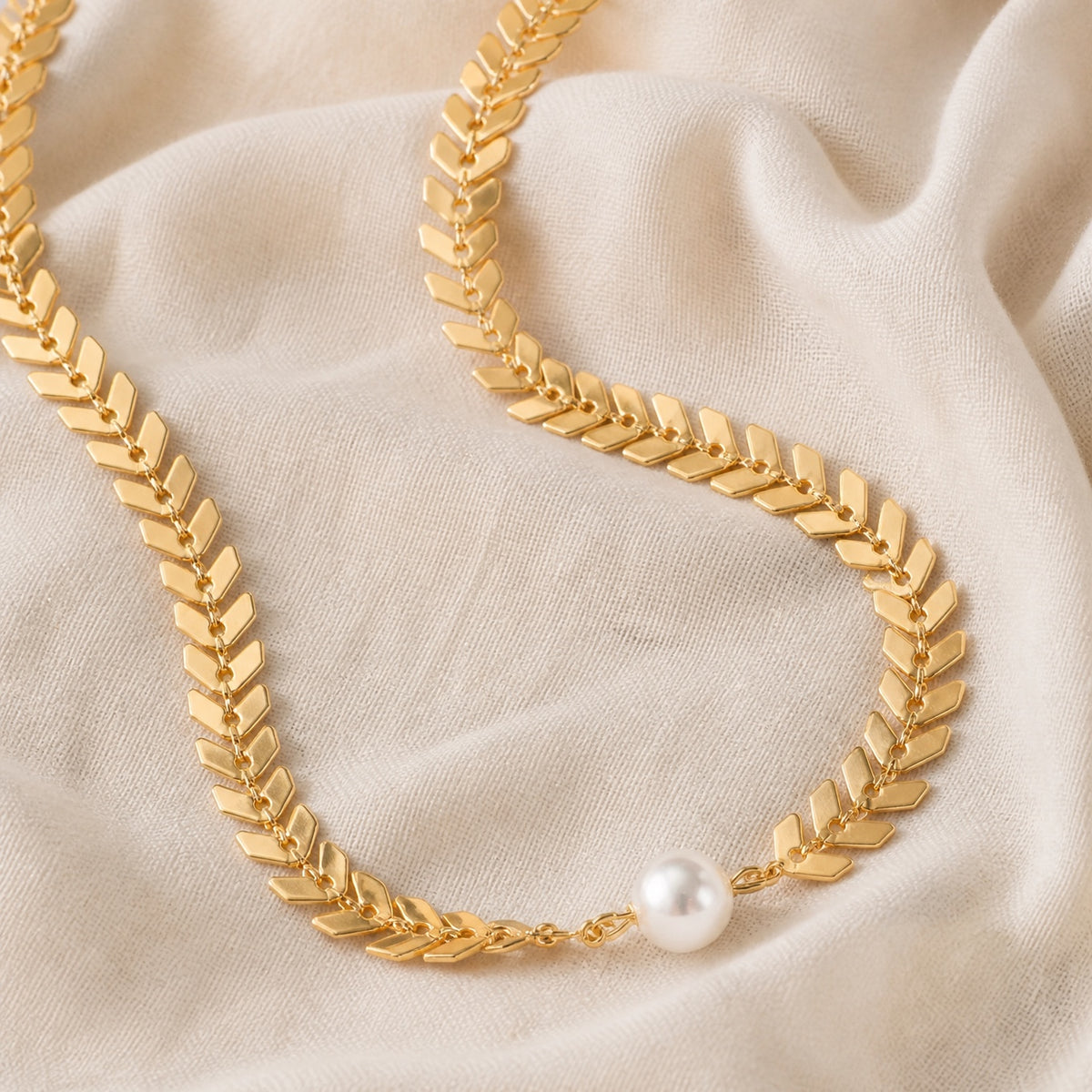 Bohemian Minimalist Pearl Necklace