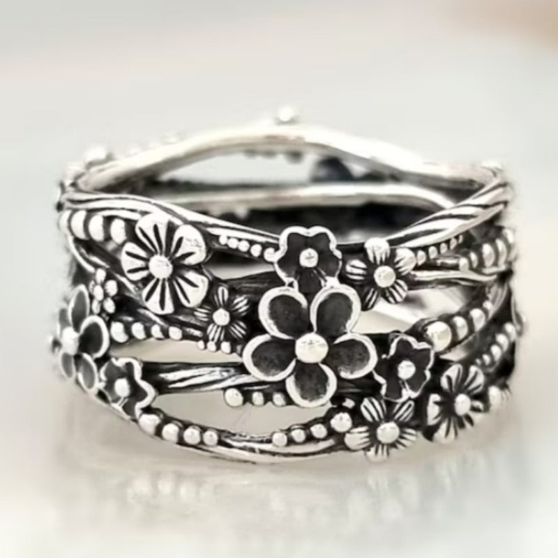 Retro Bohemian Carved Floral Ring