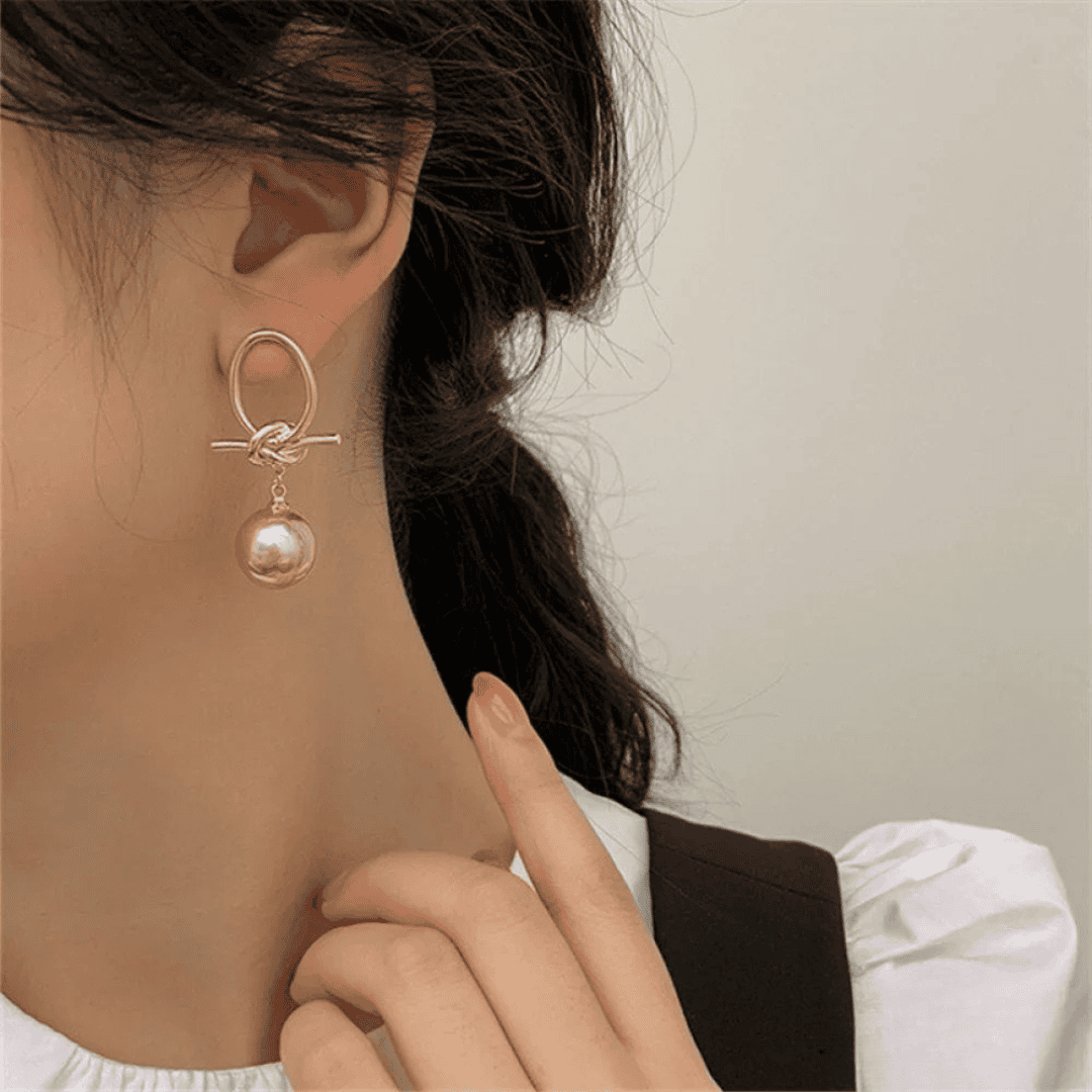 Timeless Pearl Drop Earrings