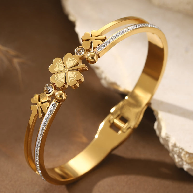 Exquisite Clover Gold  Bangle