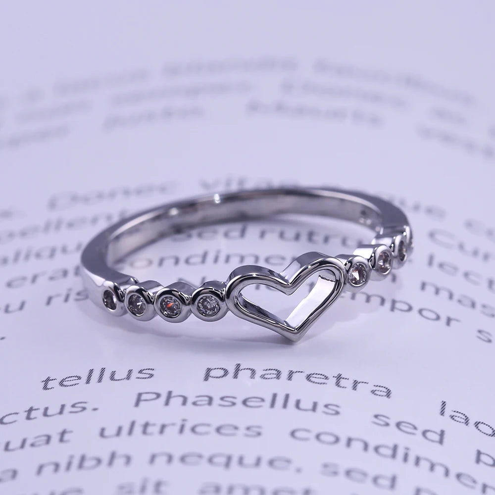 Heart Minimalist Zirconia Ring