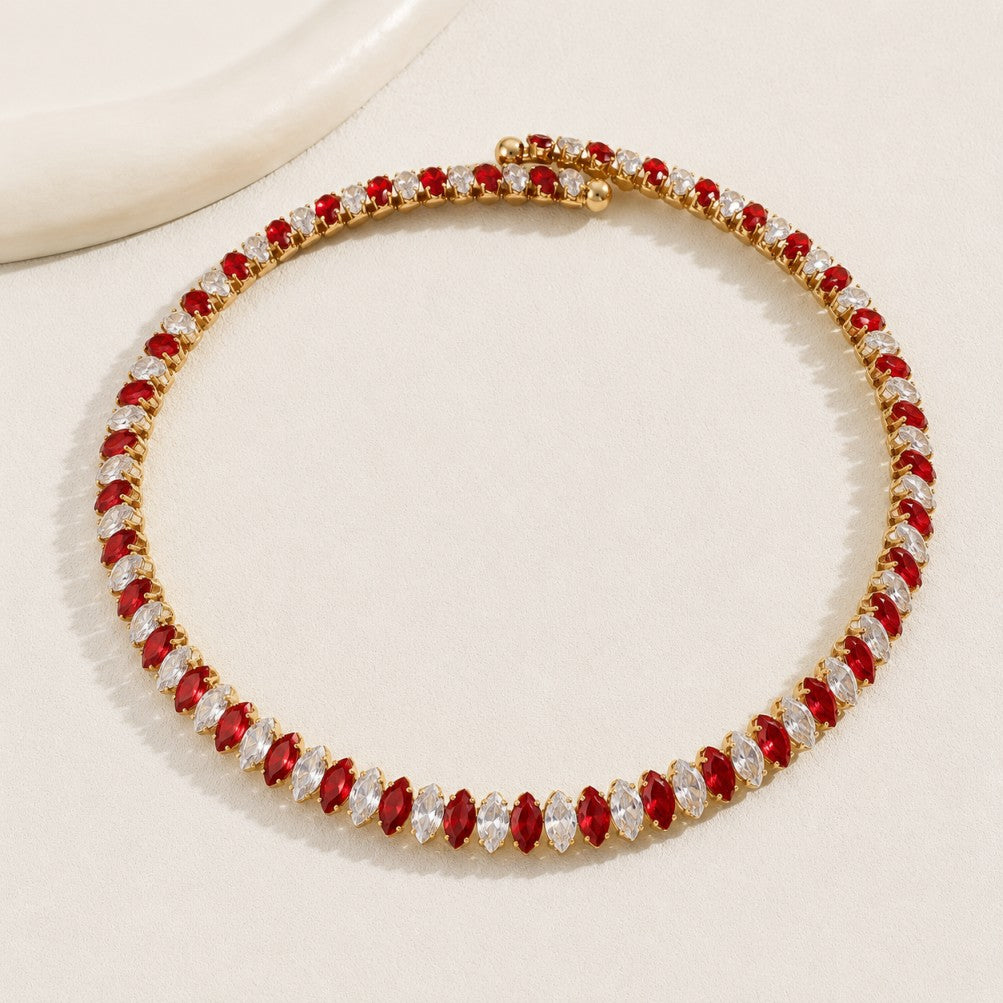 Chic Interlocking Chain Necklace