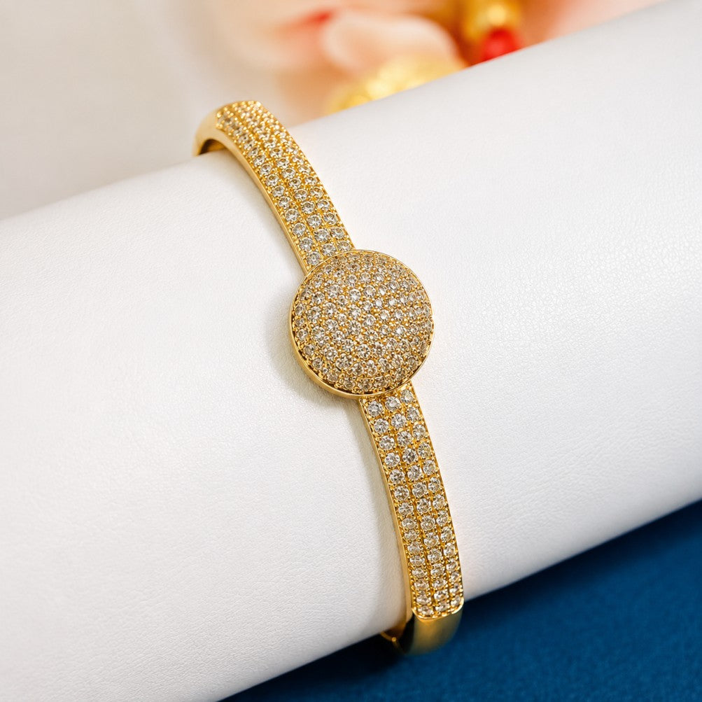 Graceful Green Fashion Bangle