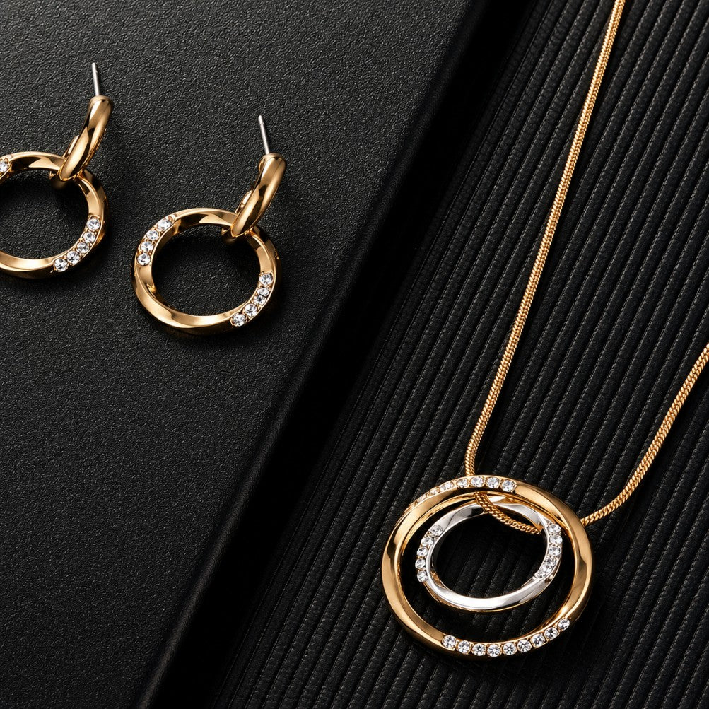 Elegant Mobius Pendant Set