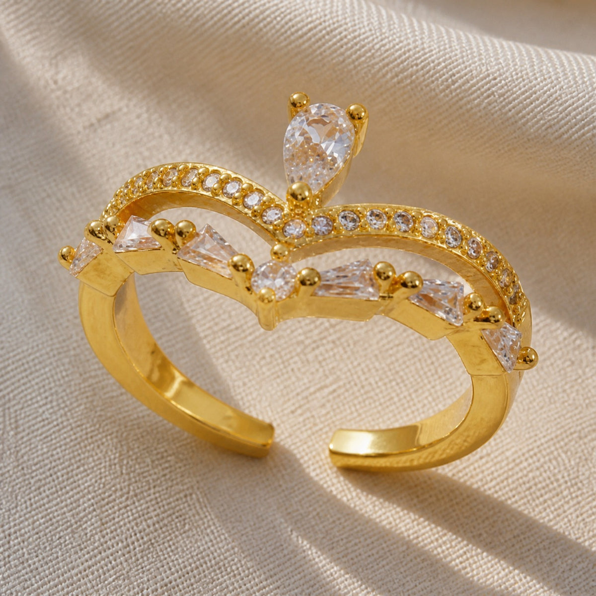 Modern Chic Aura Ring