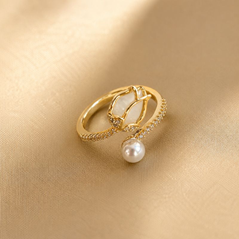 Exquisite Tulip Bud Gold Ring