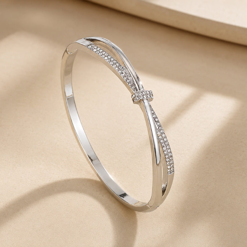Prestigious Minimalist Luxury Bracelet