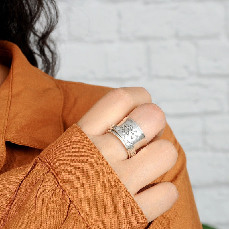 Spinner Dandelion Band Ring