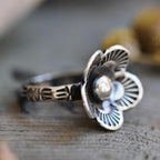 Retro Flower Minimalist Ring
