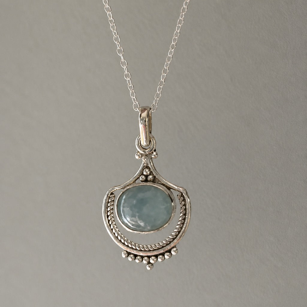 Vintage Green Stone Silver Necklace