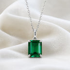 Emerald Legacy White Gold Necklace