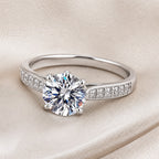 Minimalist White Gold Inlaid Zirconia Ring