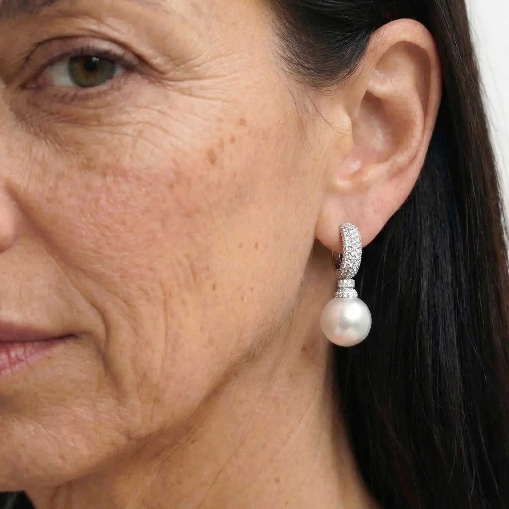 Swanlight Luminous Pearl Earrings